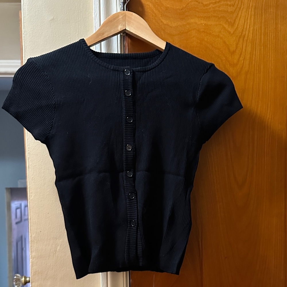 Black Ribbed Button-Up Top size small - Picture 8 of 10
